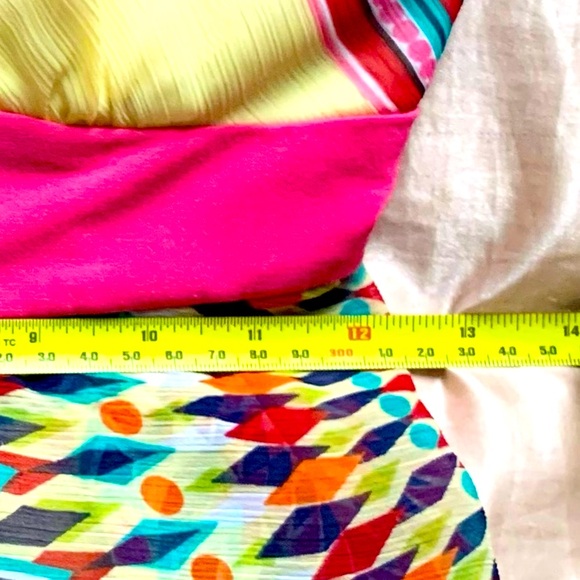 💋 HOTKISS Flowing Multi-colored Spaghetti Strap Top - Picture 9 of 14